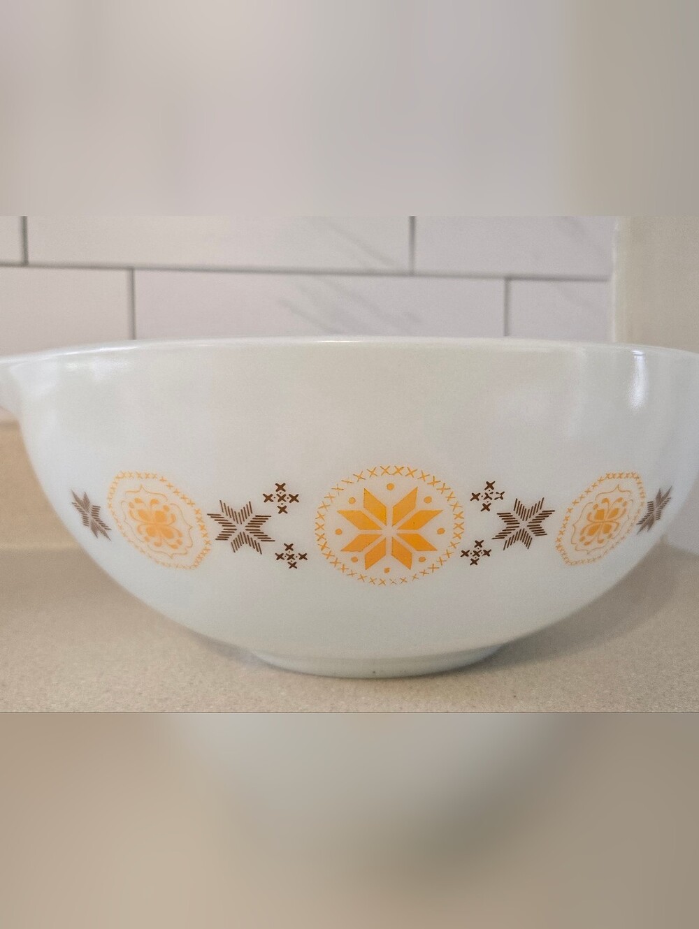 Pyrex Town And Country #444 Cinderella Mixing Bowl, 4 Quart